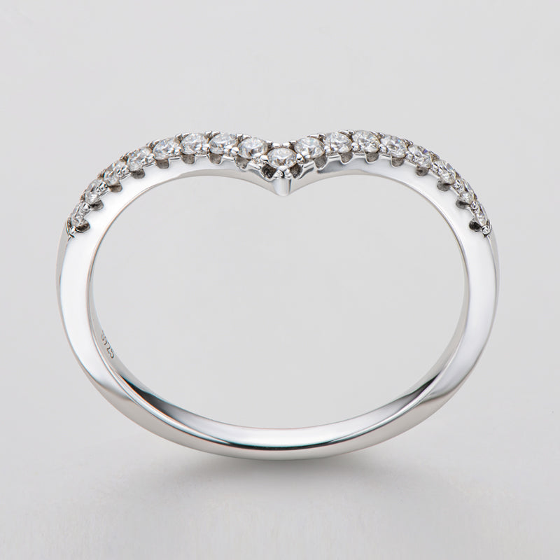 V-Shape Round Cut Moissanite Diamond Ring
