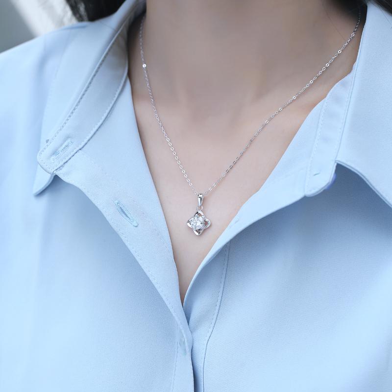 Clover Round Cut Moissanite Diamond Pendant Necklace