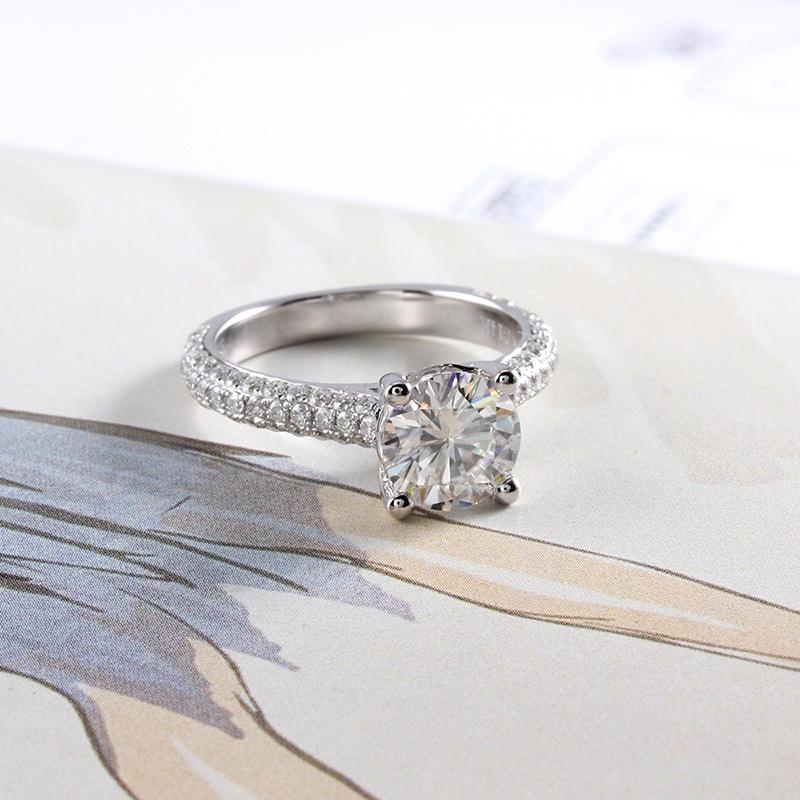 14K/18K Gold Round Cut 1 Carat Moissanite Diamond Classic Engagement Ring