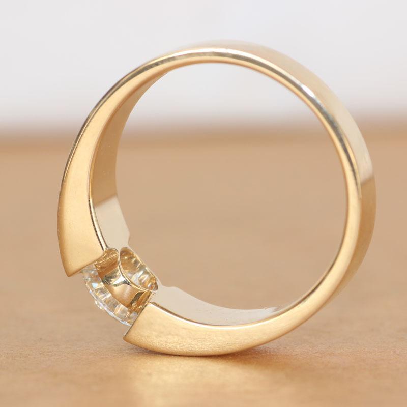 14K/18K Gold 1.0ct Moissanite Diamond Round Cut Solitaire Ring