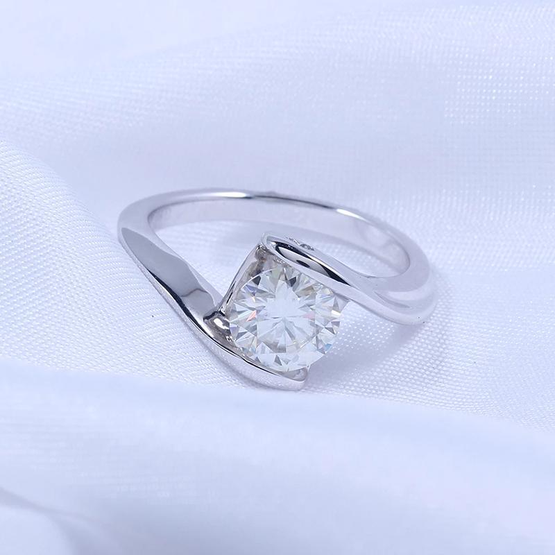 14K/18K Gold Round Cut Moissanite Diamond  Solitaire Ring for women