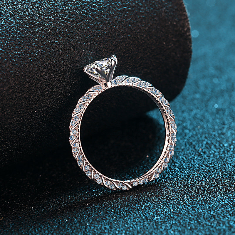 Round Cut Moissanite Diamond Vintage Ring