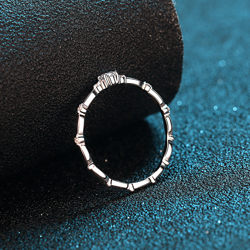Round Cut Moissanite Diamond Ring