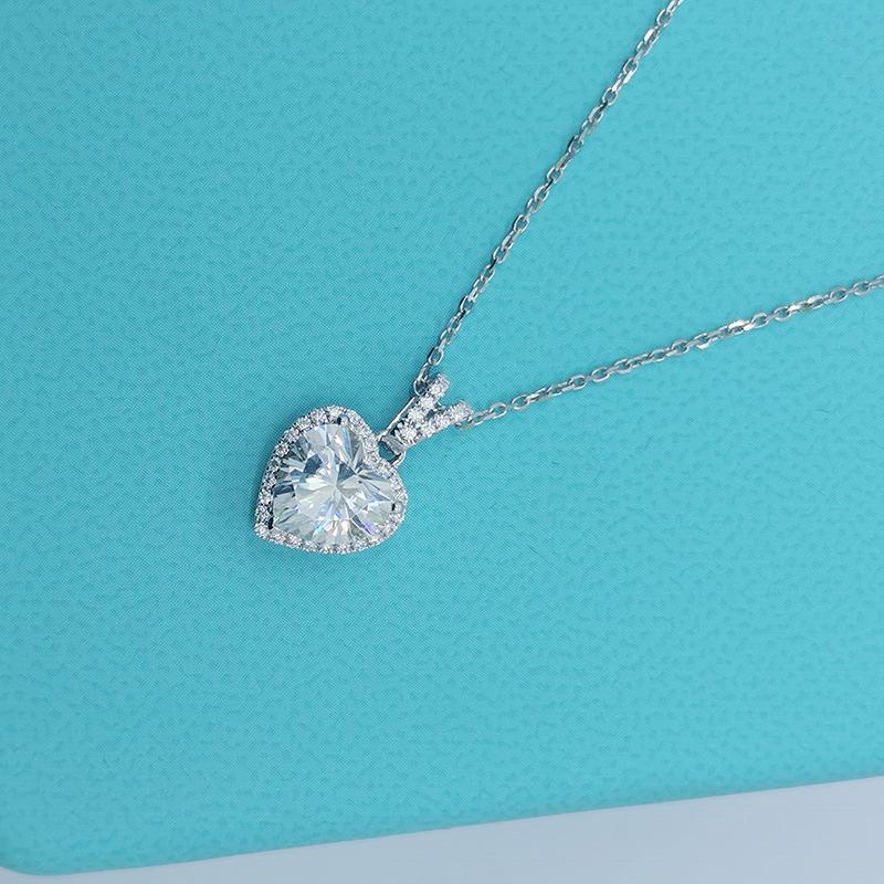 14K/18K Gold 8mm Heart Shaped Moissanite Diamond Classic Pendant Nacklace 18''