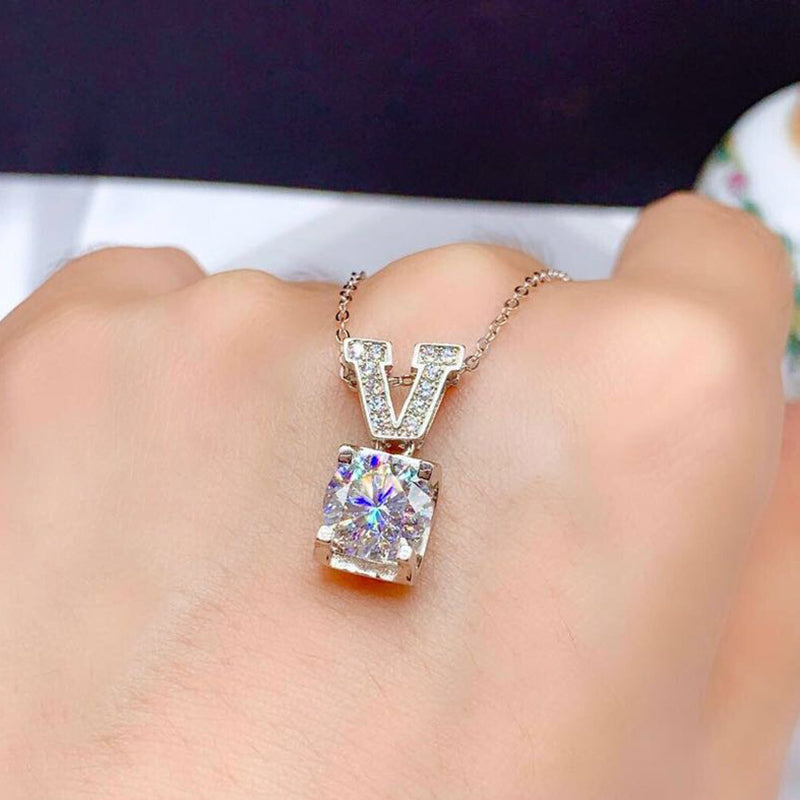 Round Cut 2Carat Created Diamond V Shape Pendant Necklace 18"