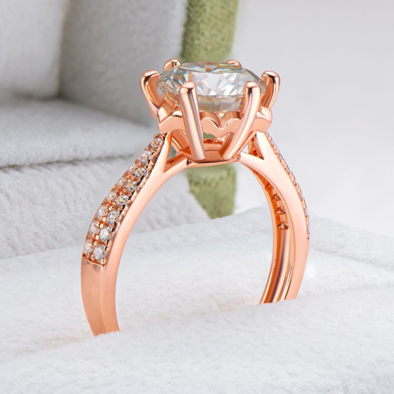 Rose Gold Round Cut Moissanite Diamond Ring