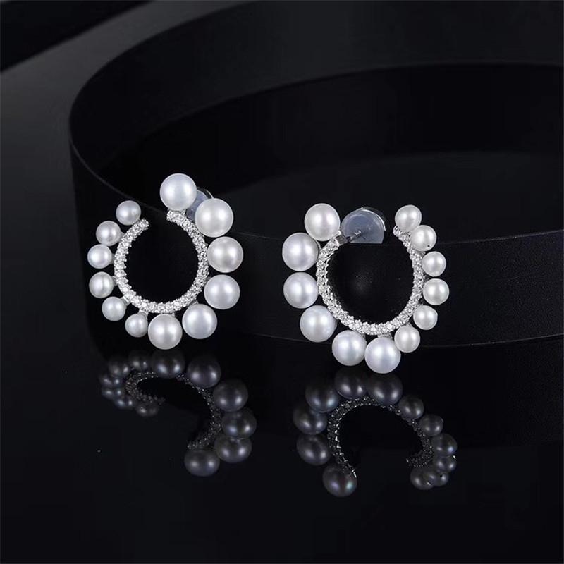 Circle Pearl Elegant Stud Earring