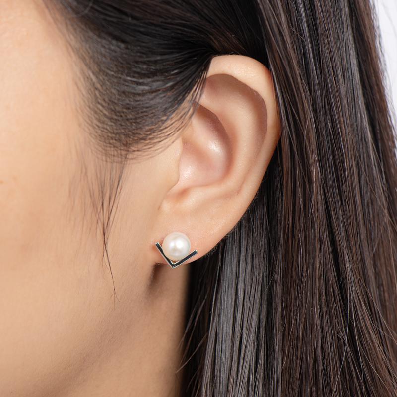 V-Shaped Geniune Freshwater Pearl Stud Earrings