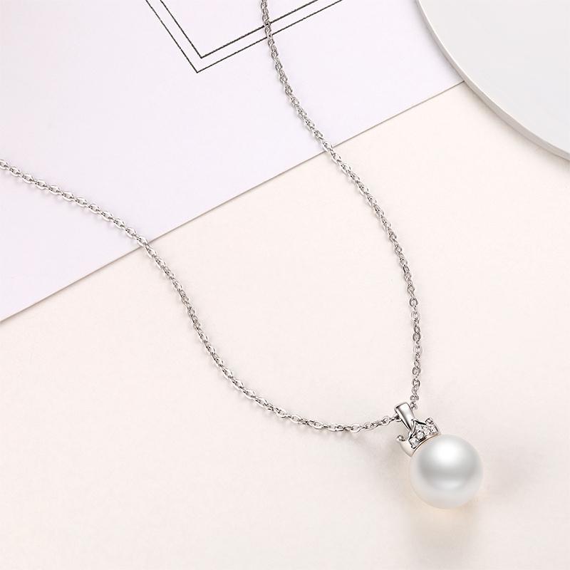 18K White Diamond Crown Freshwater Pearl Pendant Necklace
