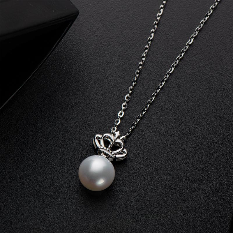 7.5-8mm Crown White Freshwater Pearl Pendant Necklace