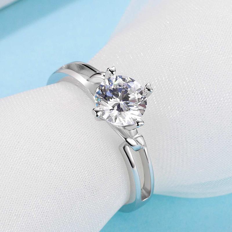 Classic Round Cut Moissanite Diamond  Butterfly Solitaire Ring