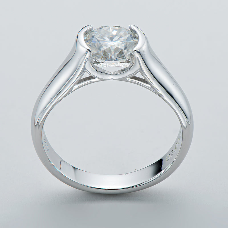 Classic Round Cut Moissanite Diamond Solitaire Ring